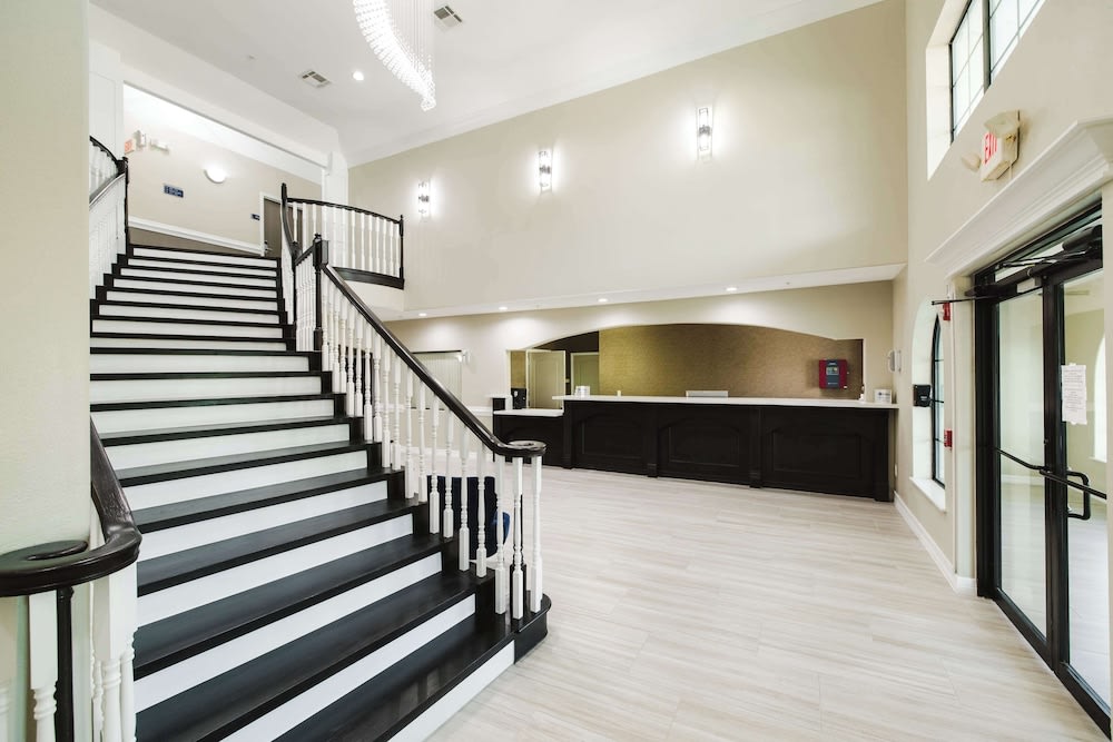 SureStay Studio by Best Western Conroe Downtown 2