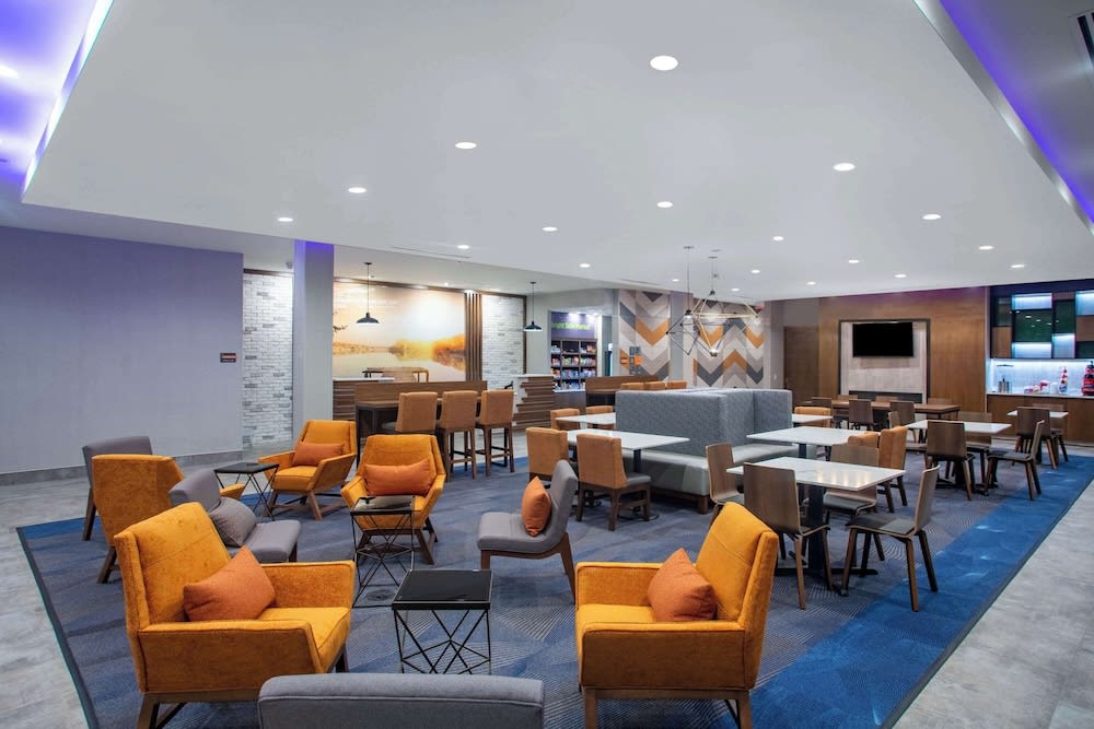 La Quinta Inn & Suites by Wyndham Oxford 2