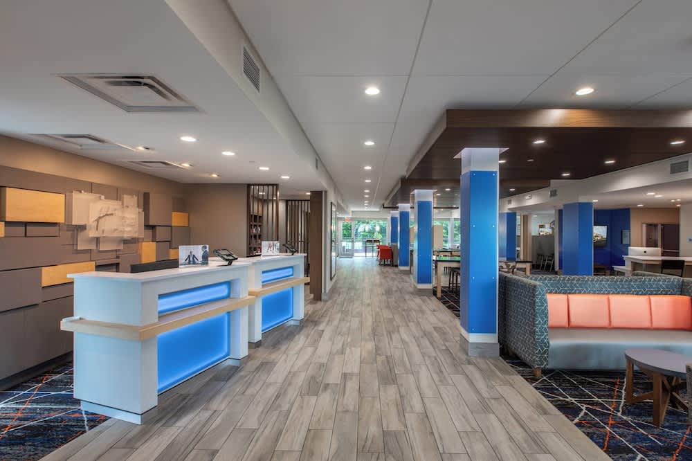 Holiday Inn Express & Suites GREENVILLE - TAYLORS by IHG 2