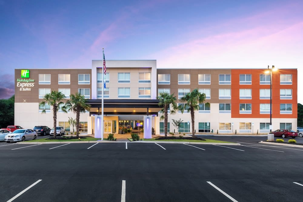 Holiday Inn Express & Suites GREENVILLE - TAYLORS by IHG 1
