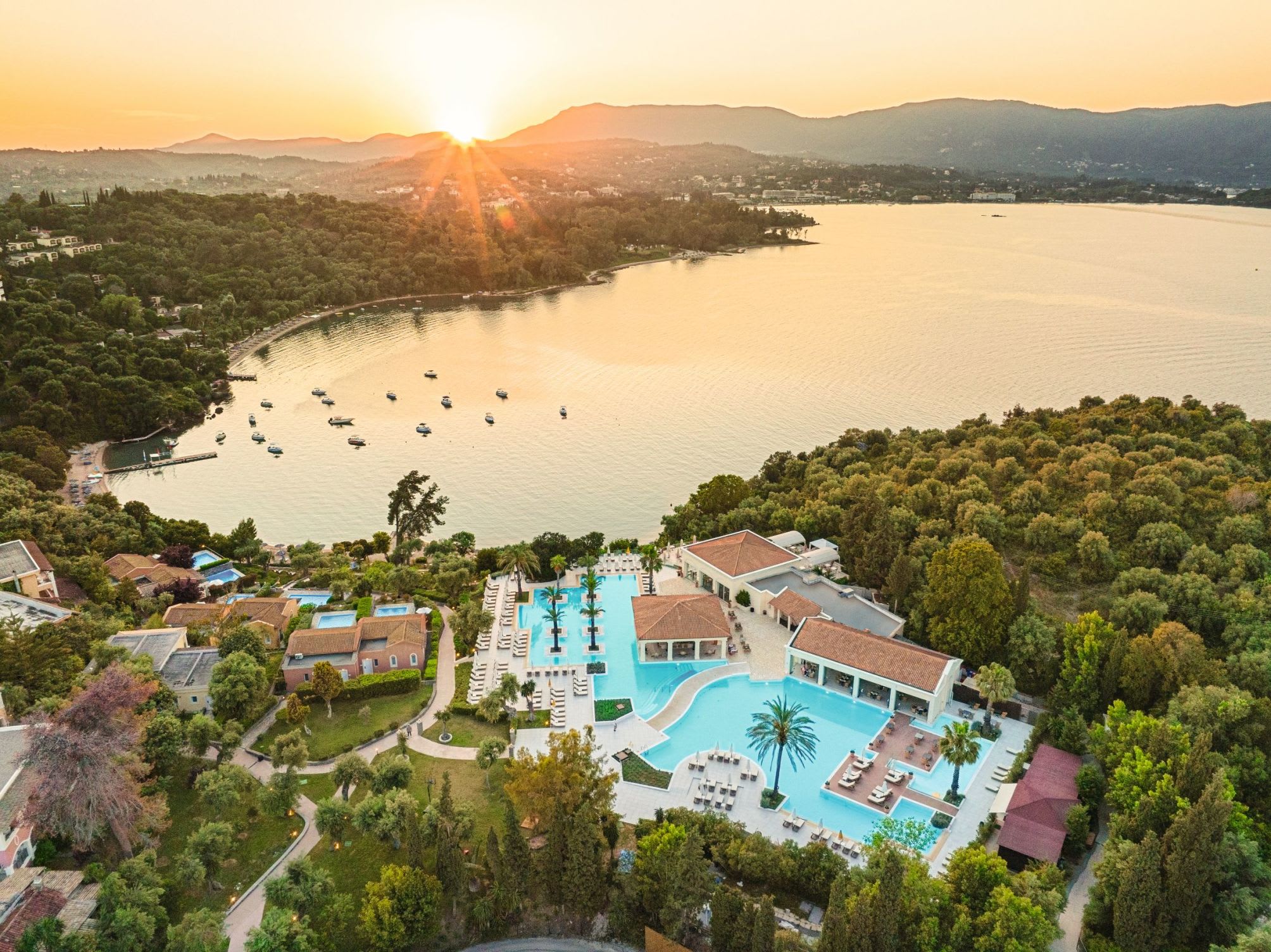 Grecotel Eva Palace 4