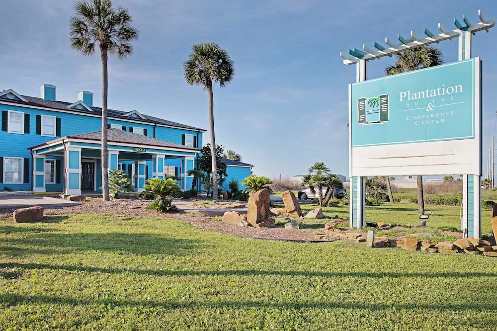 Plantation Suites and Conference Center 1