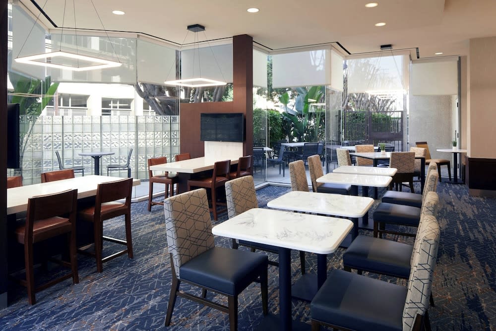 Courtyard by Marriott Los Angeles LAX / Century Boulevard 5