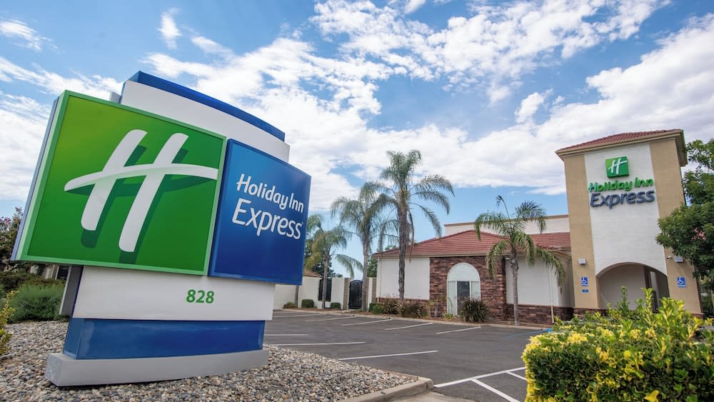 Holiday Inn Express OAKDALE by IHG 1