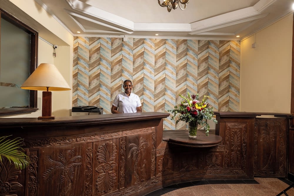 Sentrim Castle Royal Hotel 2