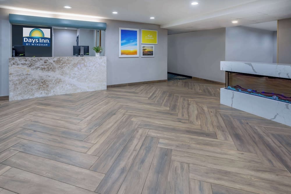 Days Inn by Wyndham Pleasant Prairie Kenosha 5