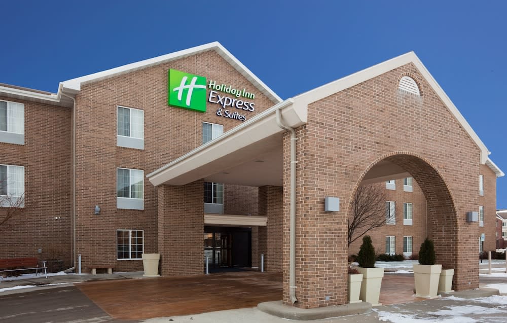 Holiday Inn Express & Suites SIOUX FALLS AT EMPIRE MALL by IHG 1