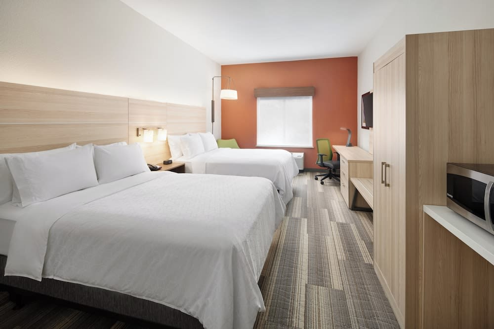 Holiday Inn Express & Suites Salem by IHG 5