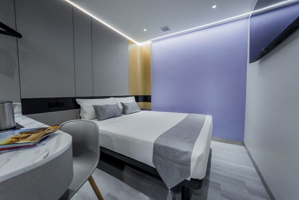 Hotel 81 Palace - NEWLY RENOVATED 5