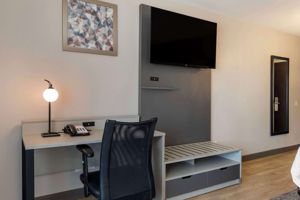 Best Western Plus Fort Worth North 5