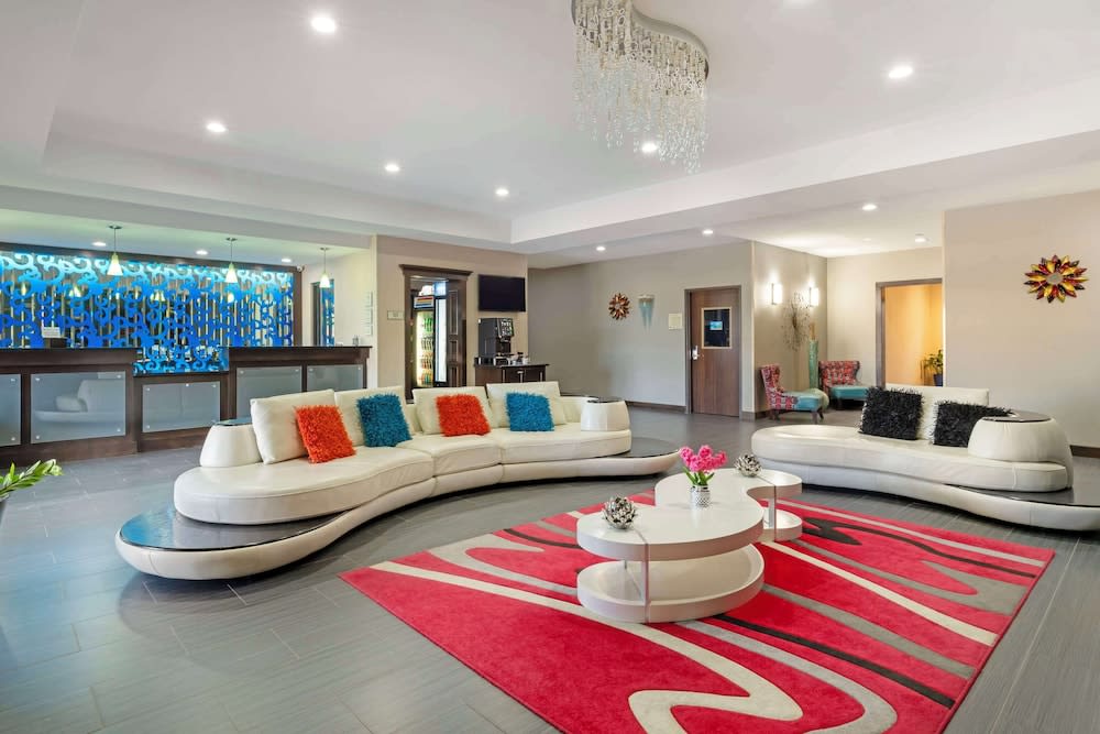 Best Western Plus Pleasanton Hotel 1