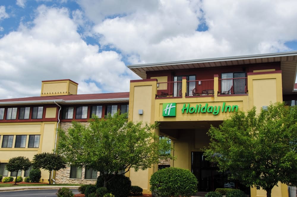 Holiday Inn PEWAUKEE-MILWAUKEE WEST by IHG 1