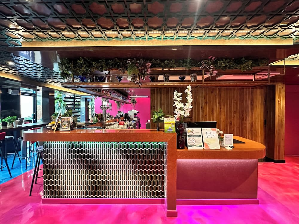 Ramada by Wyndham Bangkok Ten Ekamai Residences 2