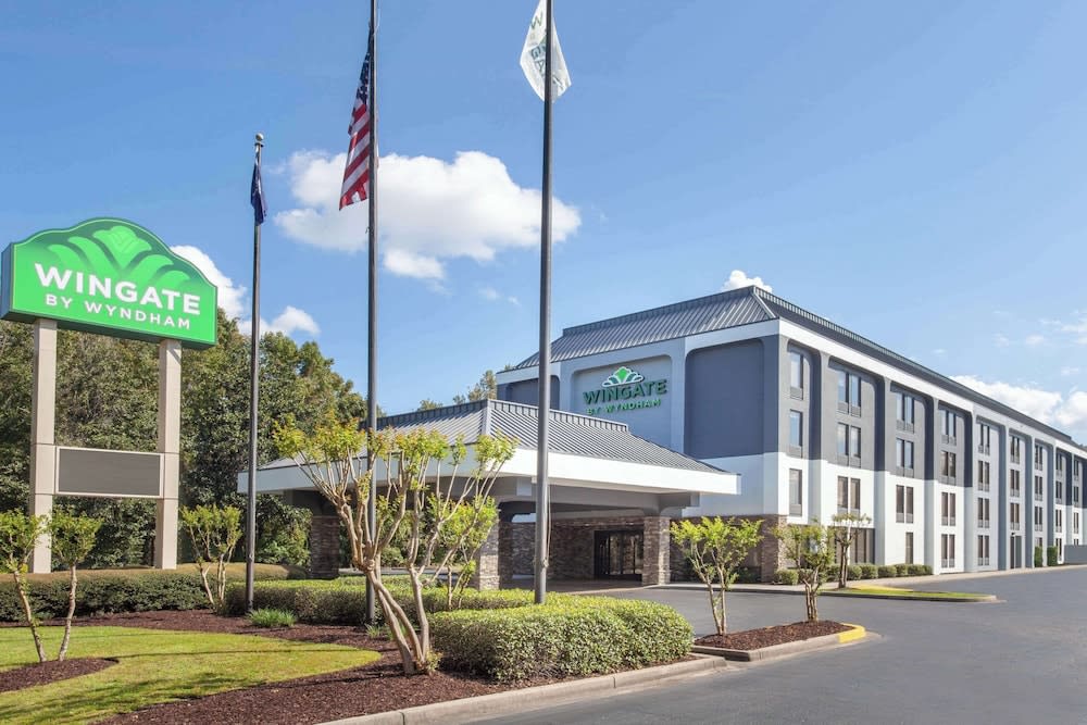 Wingate by Wyndham Charleston Coliseum 1