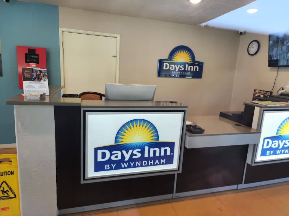 Days Inn by Wyndham Hardeeville Near Hilton Head 2