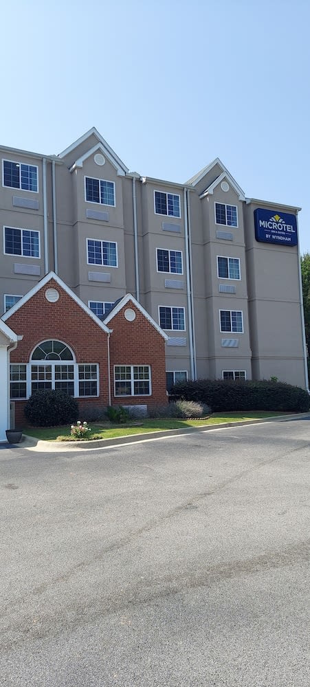 Microtel Inn & Suites by Wyndham Hoover/Birmingham 1