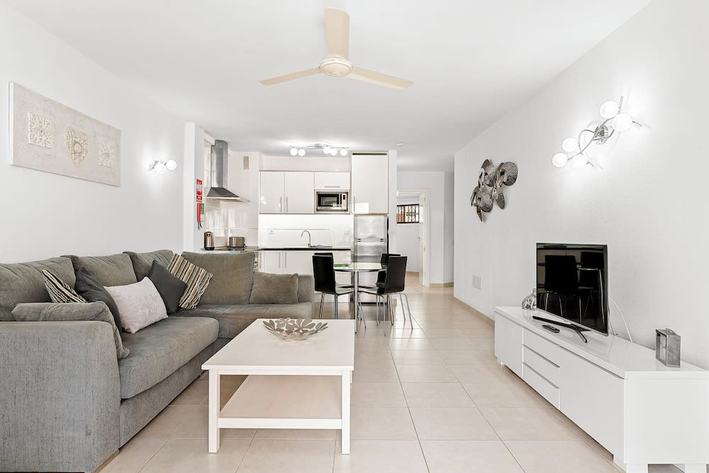 Paloma Beach Apartments 3