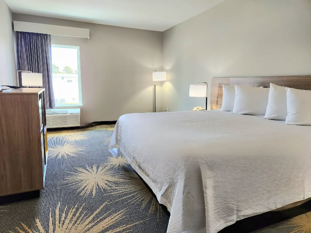 Days Inn by Wyndham LaPlace- New Orleans 1