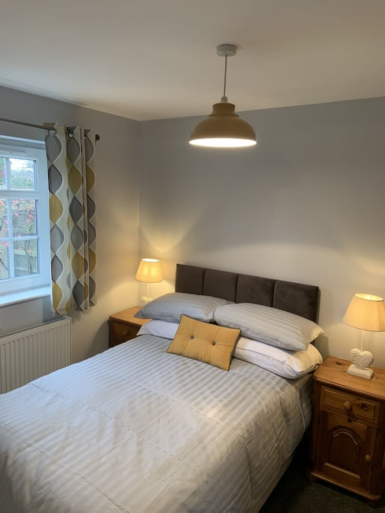 Hursley Lodge 2