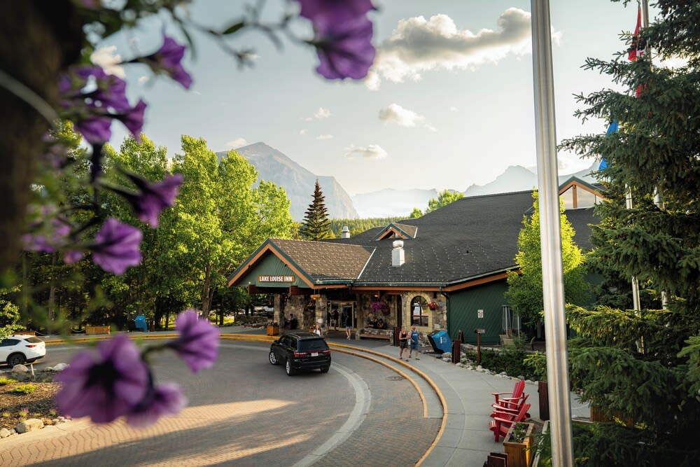 Lake Louise Inn 2