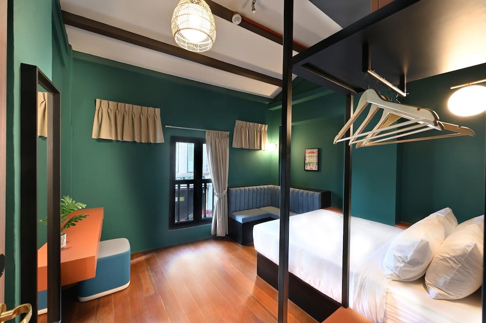 Dream Chaser Boutique Capsule Hotel 1