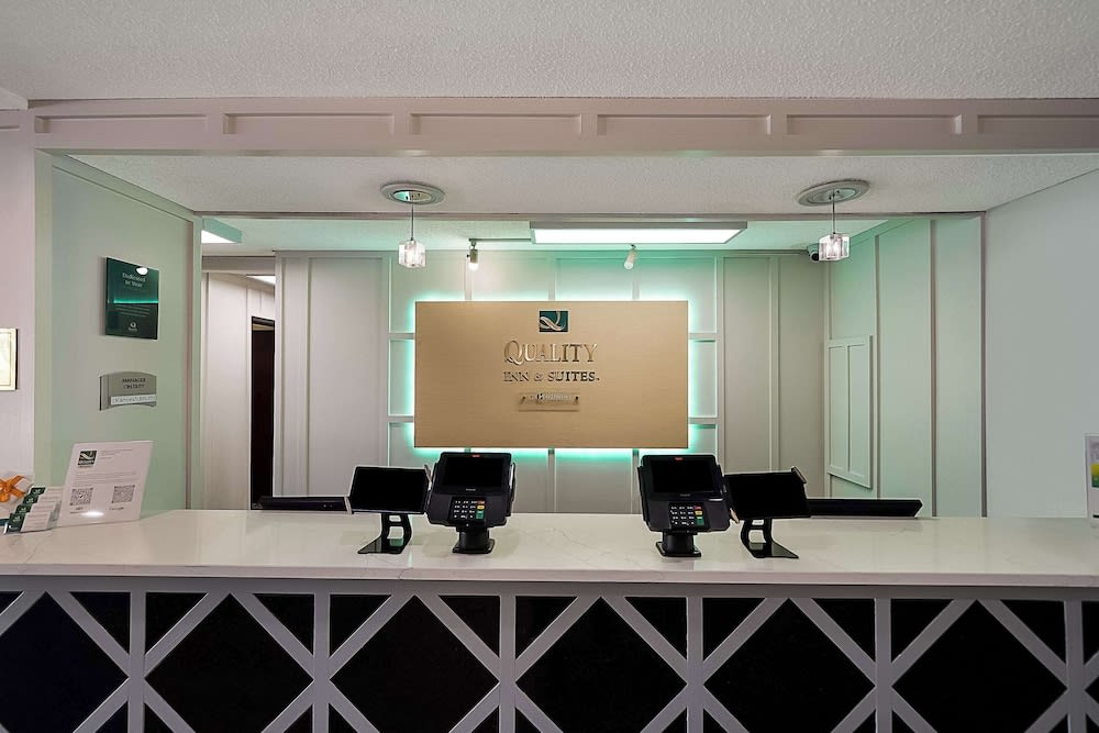 Quality Inn & Suites Irving DFW Airport South 2