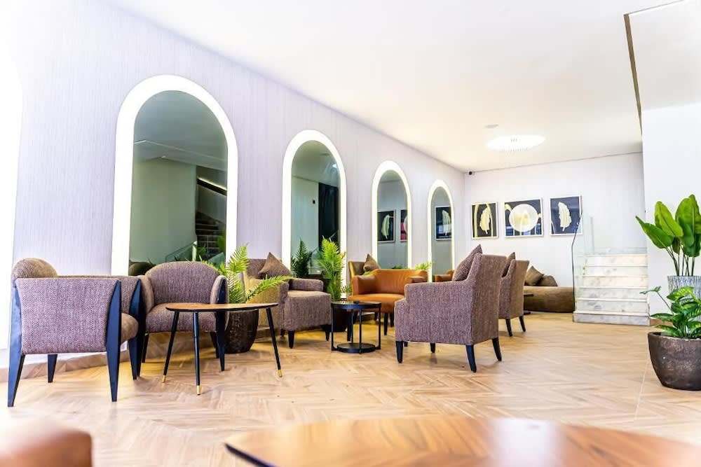 Hotel Les Ambassadeurs 2