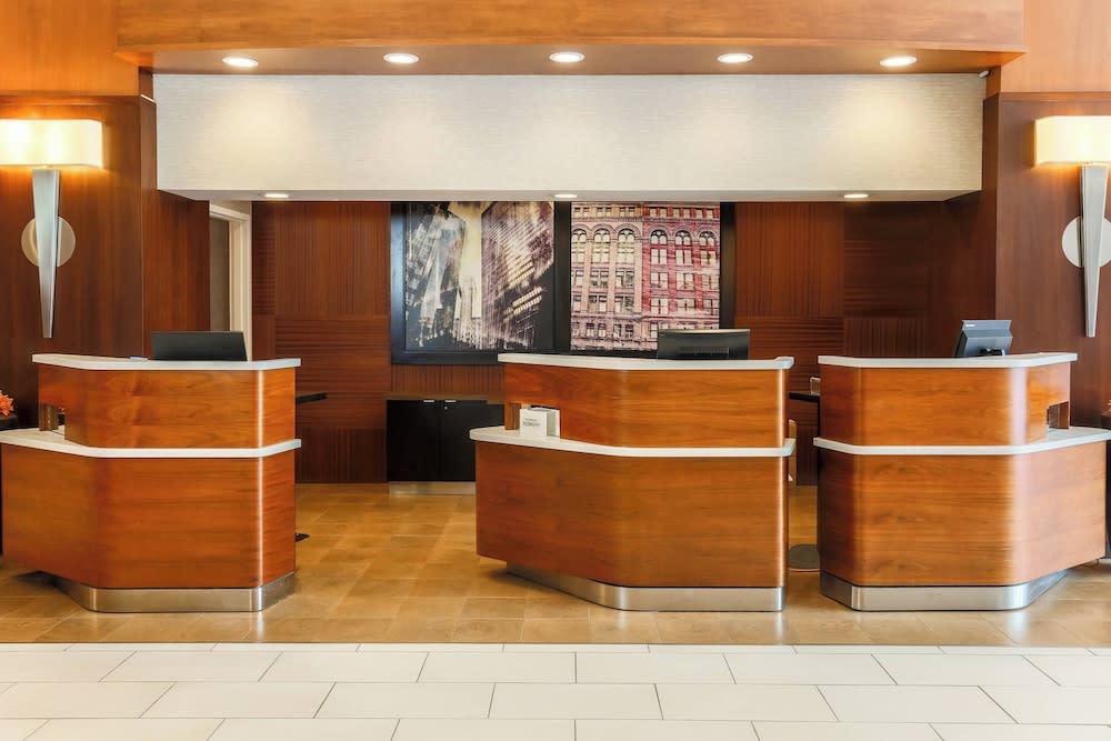 Courtyard by Marriott Pittsburgh Downtown 2