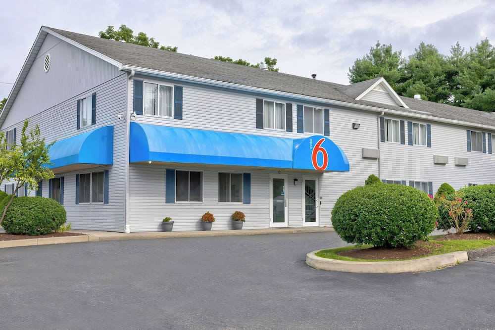 Motel 6 Bethel, CT - Danbury 1