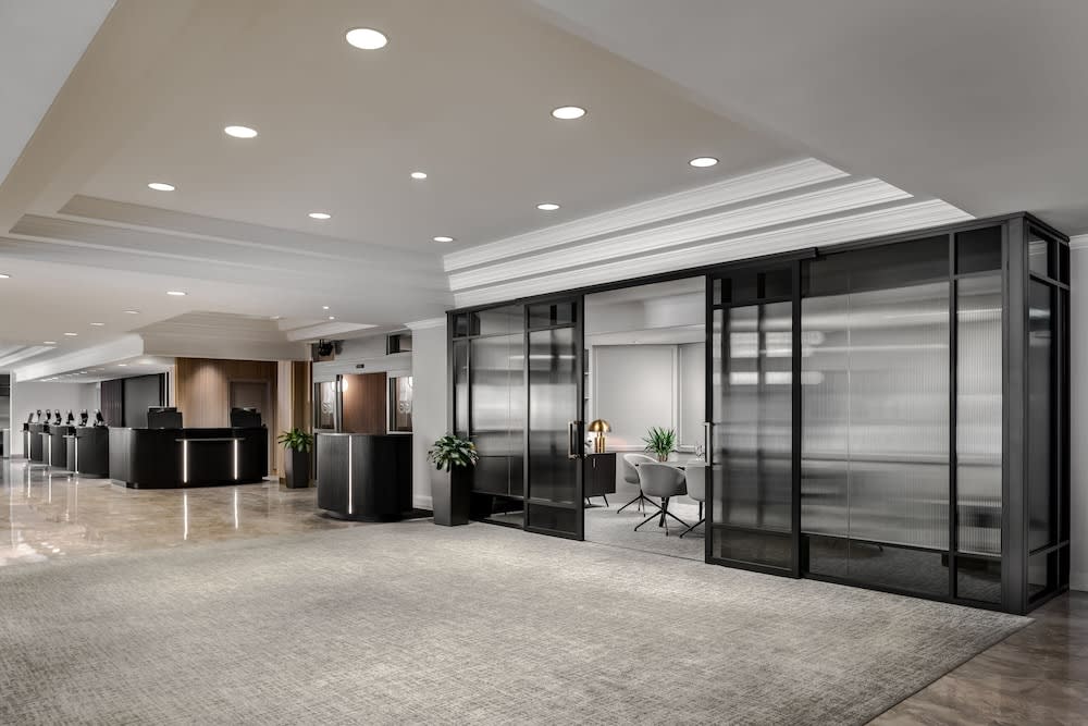 Le Centre Sheraton Montreal Hotel 5