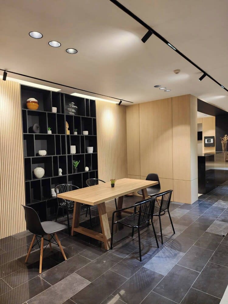 Leenova Hotel 2