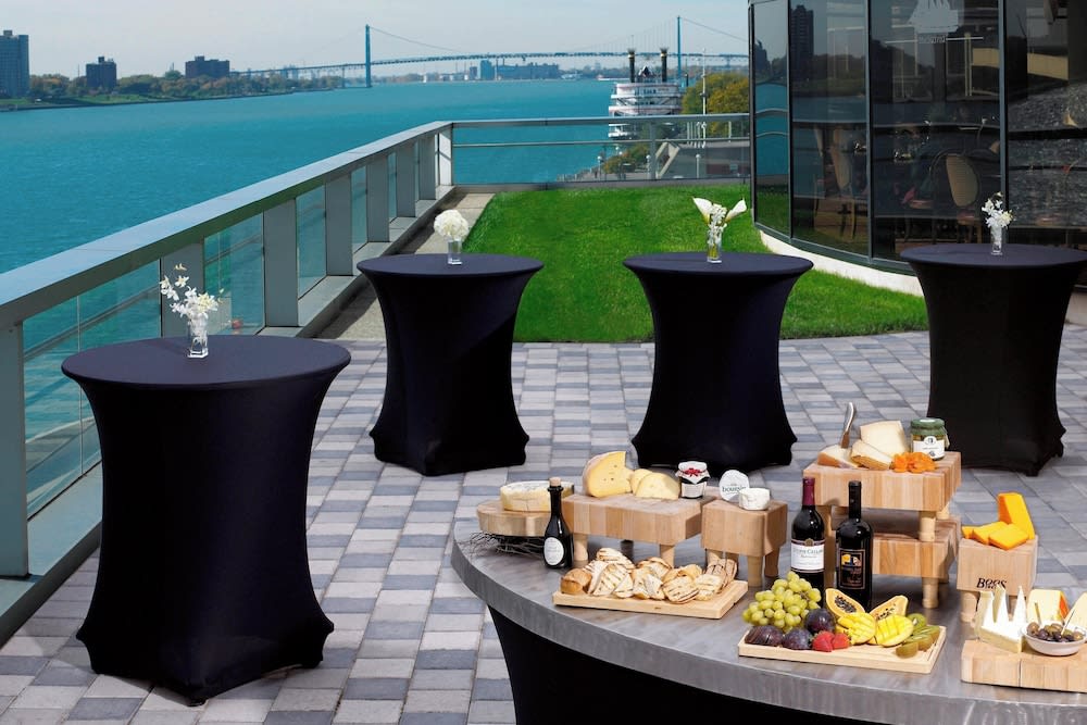 Detroit Marriott at the Renaissance Center 2