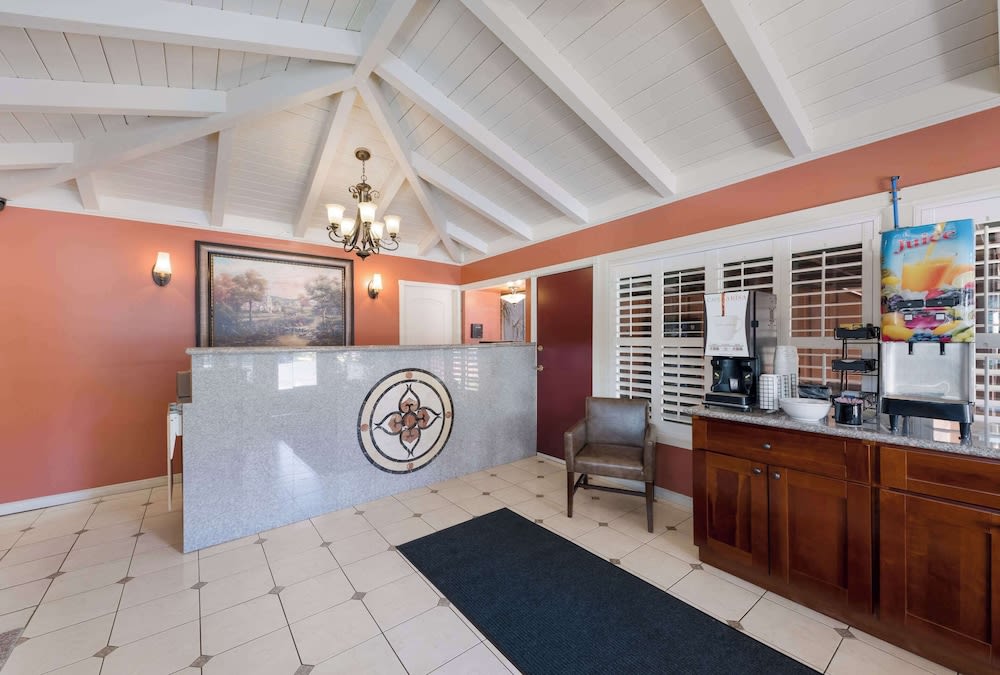 Clarion Collection Wilkie's Inn Pacific Grove - Monterey 2