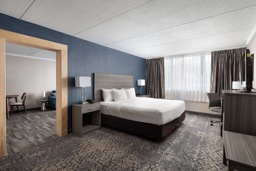 Clarion Hotel & Convention Center Joliet 1