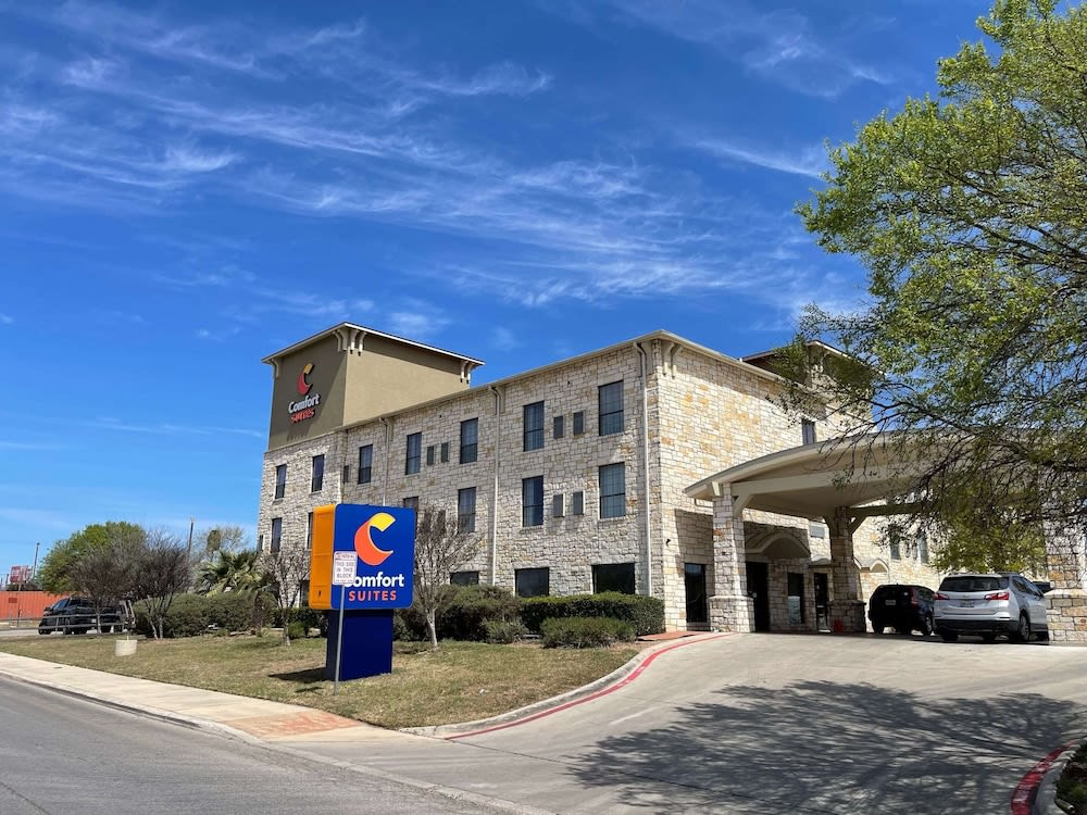Comfort Suites SeaWorld - Lackland AFB 1