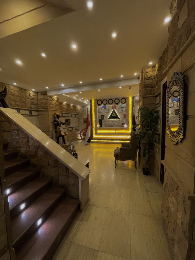 Sahara Pyramids Inn 3