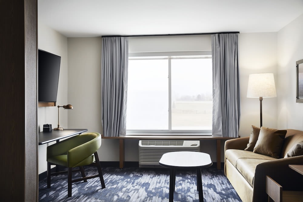 Fairfield Inn & Suites Sheboygan 3