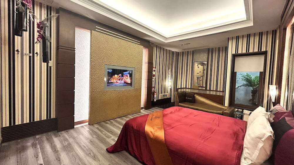 Shining Motel 2