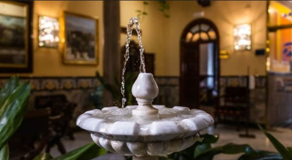 Hotel Reina Cristina 5