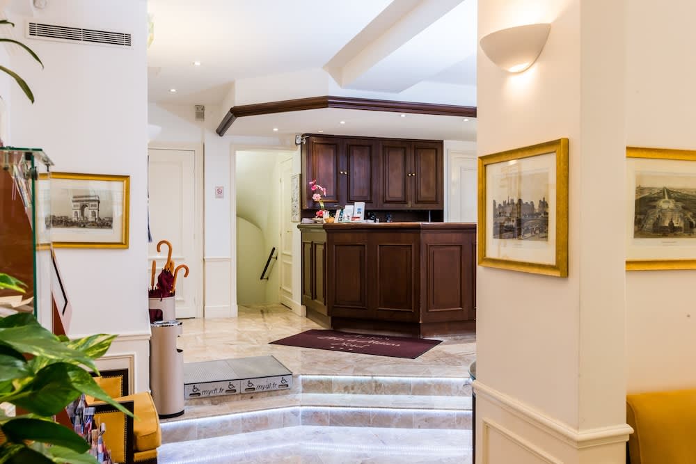 Austin's Arts Et Metiers Hotel 2