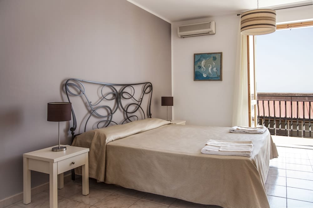 Hotel Amarea - Aeolian Charme 5