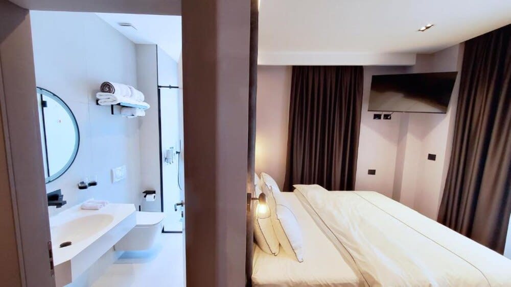 StarLight Hotel 2