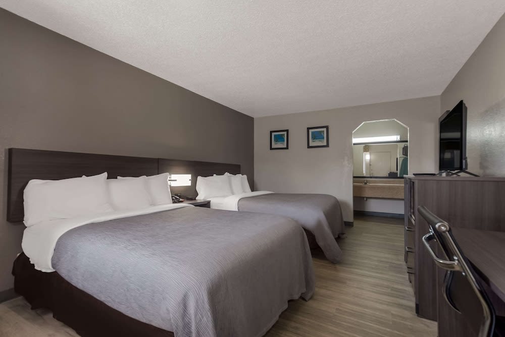 Quality Inn Charleston - West Ashley 2