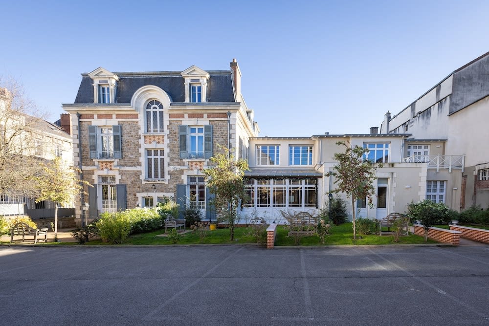 La Maison Blanche - Appart Hôtel de charme Chic & Cosy climatisé, à 350m du coeur de ville de Limoges - Accès autonome 1