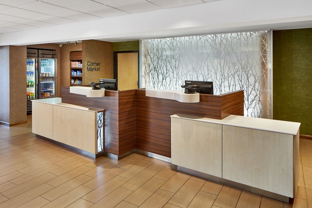 Fairfield Inn & Suites by Marriott Gainesville 2