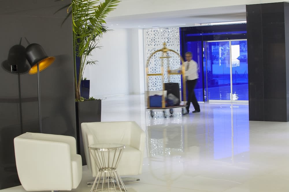 King Evelthon Beach Hotel & Resort 2