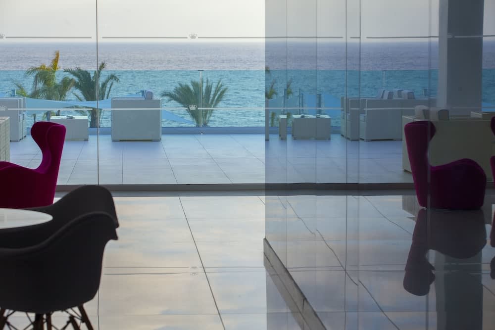 King Evelthon Beach Hotel & Resort 3