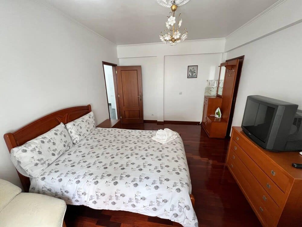 Comfortable 2-Bedroom Apartment for Relaxing Stays 2