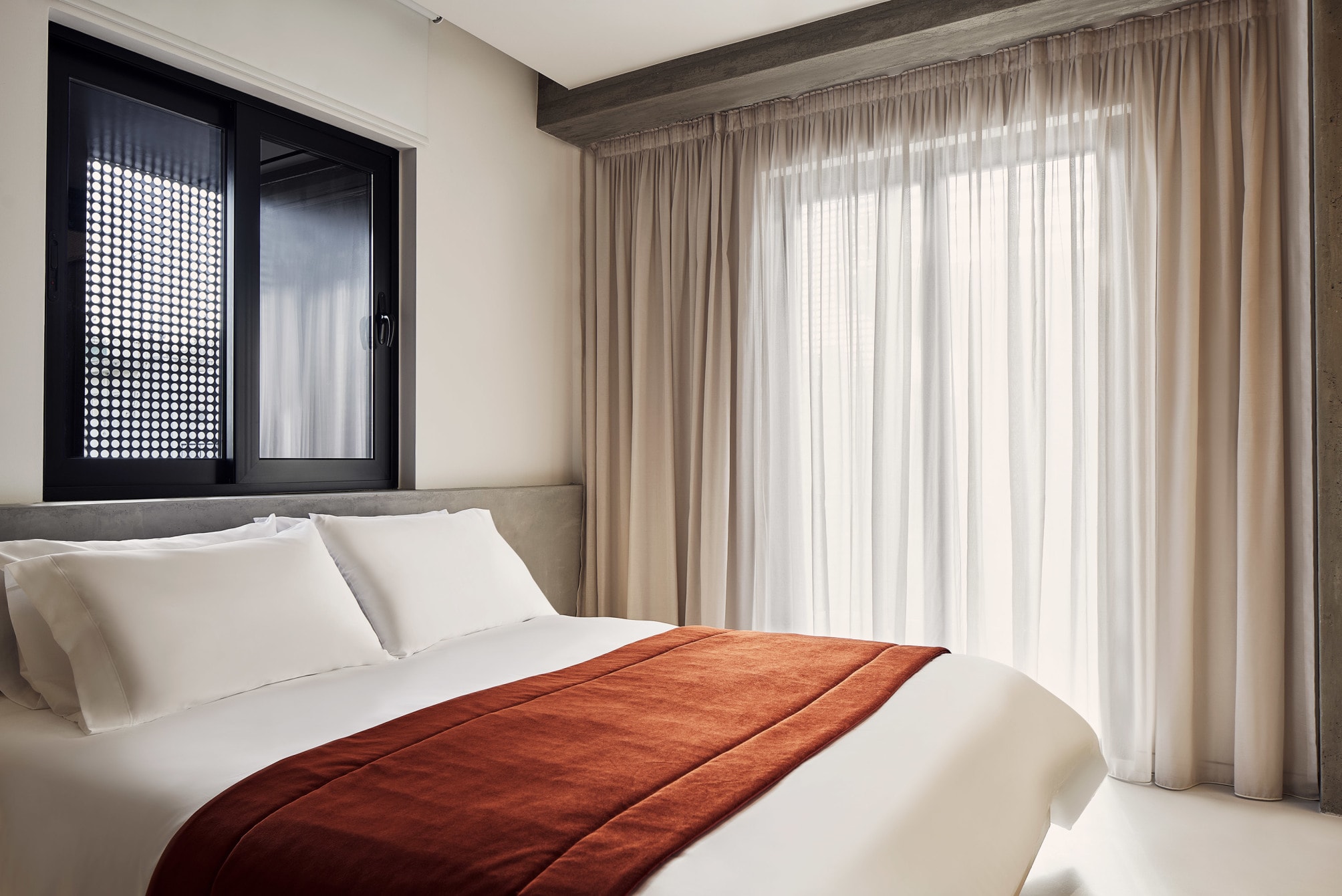 The Newel Metaxourgeio 5