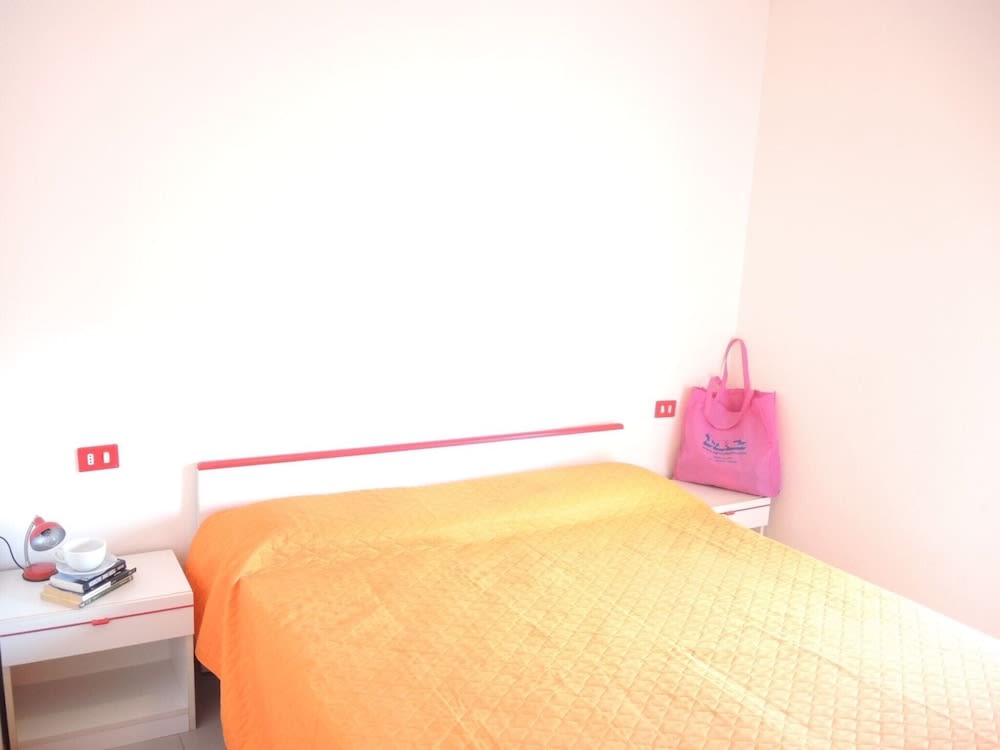 Renewed two-roomed flat with swimming pool 2